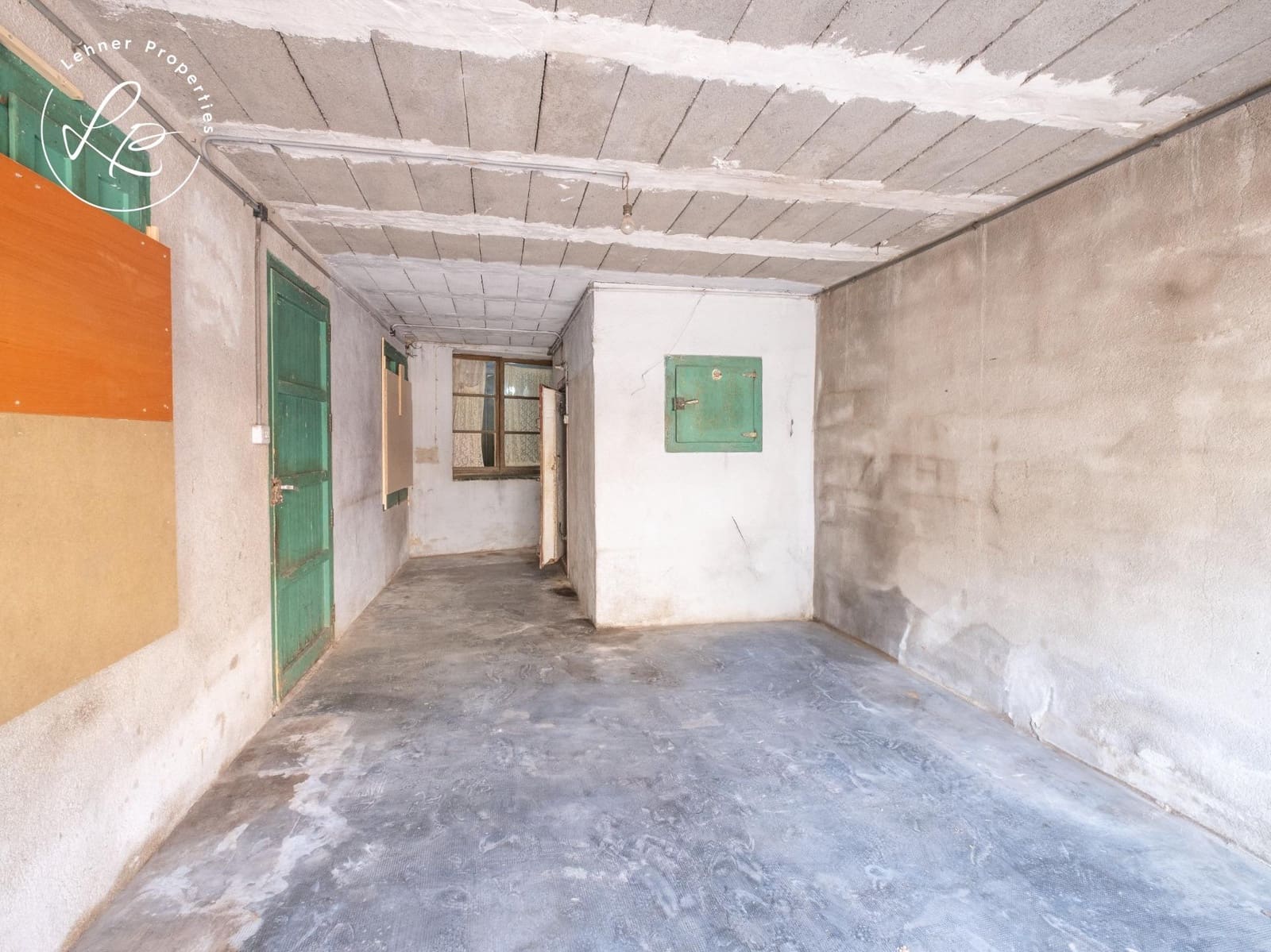 4 bedroom Villa for sale in Figueres with garage - € 205,000 (Ref: 9431694)