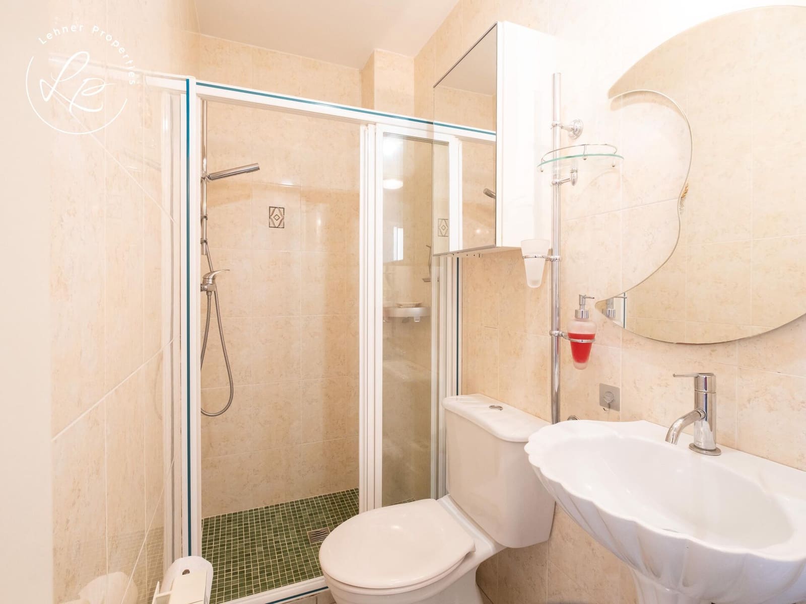 2 makuuhuone Omakotitalo myytävänä paikassa Llanca mukana 
autotalli - 450 000 € (Ref: 9431695)