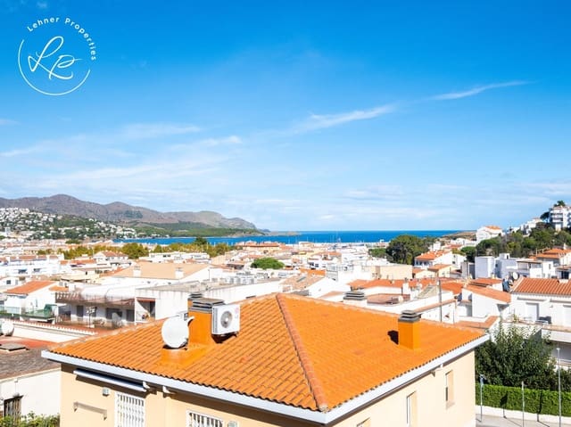 3 bedroom Townhouse for sale in Llançà with garage - € 435,000 (Ref: 9431695)