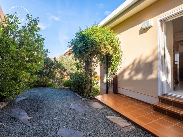 3 bedroom Townhouse for sale in Llançà with garage - € 435,000 (Ref: 9431695)