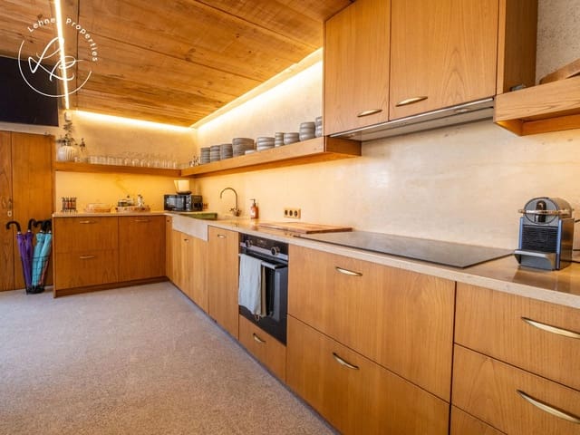 7 soveværelse Finca/Landehus til salg i Capmany med swimmingpool - € 1.450.000 (Ref: 9440594)