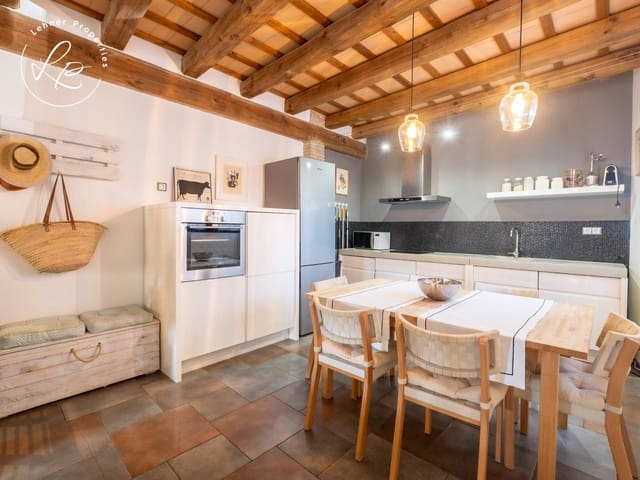 Casa de 5 habitaciones en Peralada en venta - 465.000 € (Ref: 9450861)