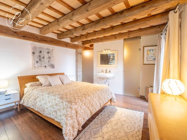 Casa de 5 habitaciones en Peralada en venta - 465.000 € (Ref: 9450861)