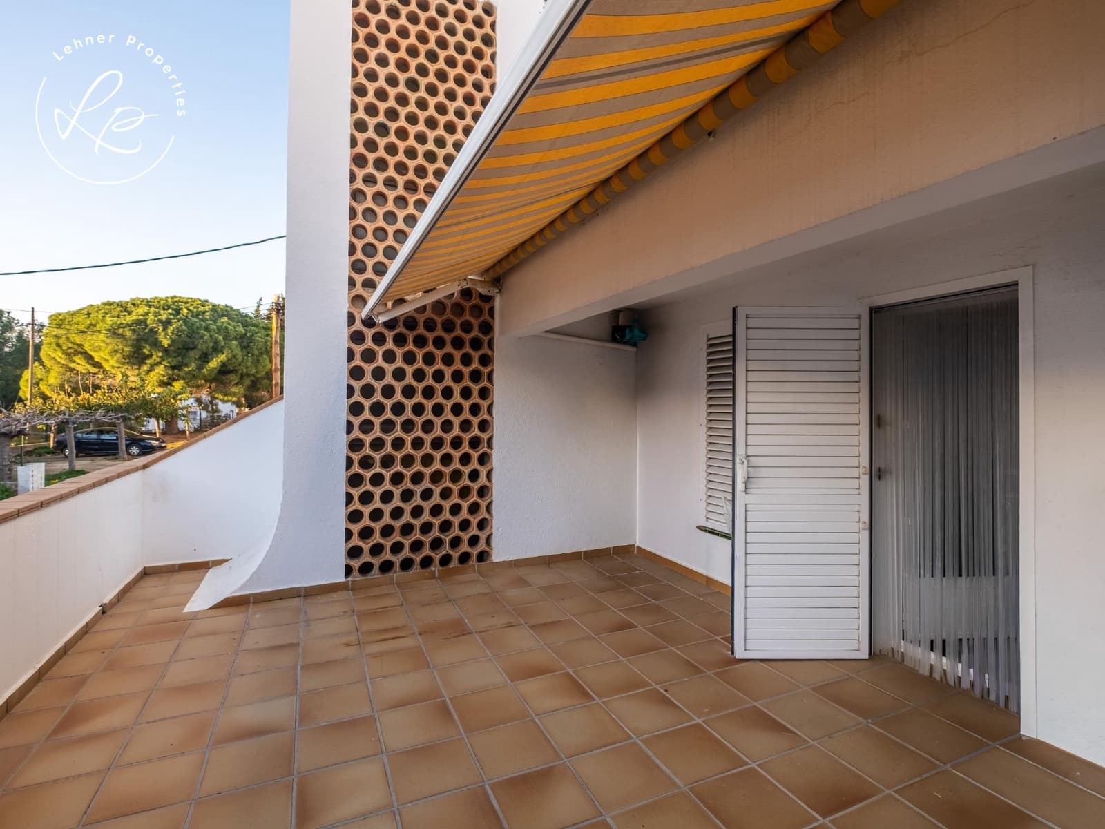 3 makuuhuone Kattohuoneisto myytävänä paikassa Llanca mukana 
autotalli - 285 000 € (Ref: 9518877)