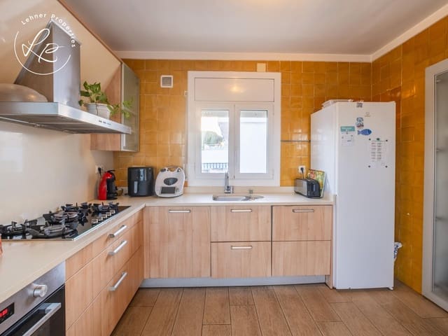 3 makuuhuone Kattohuoneisto myytävänä paikassa Llançà mukana 
autotalli - 285 000 € (Ref: 9518877)