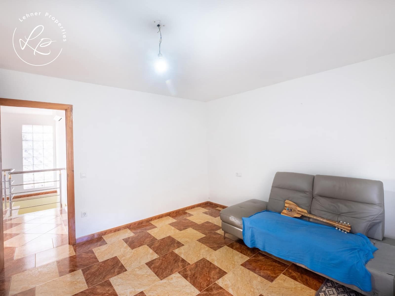 4 bedroom Villa for sale in Vilajuiga with garage - € 320,000 (Ref: 9604943)