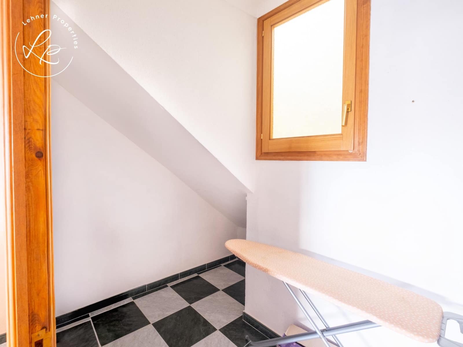 4 bedroom Villa for sale in Vilajuiga with garage - € 320,000 (Ref: 9604943)