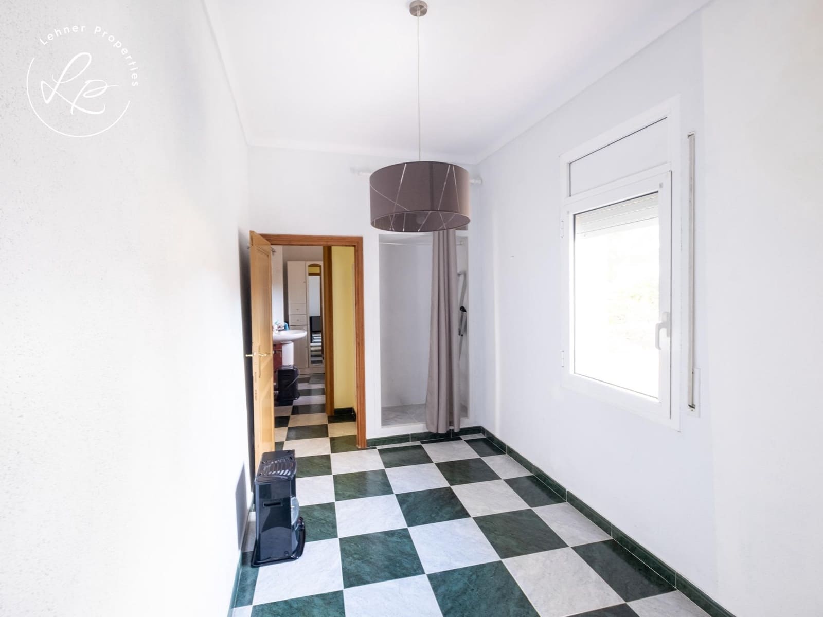 4 bedroom Villa for sale in Vilajuiga with garage - € 320,000 (Ref: 9604943)