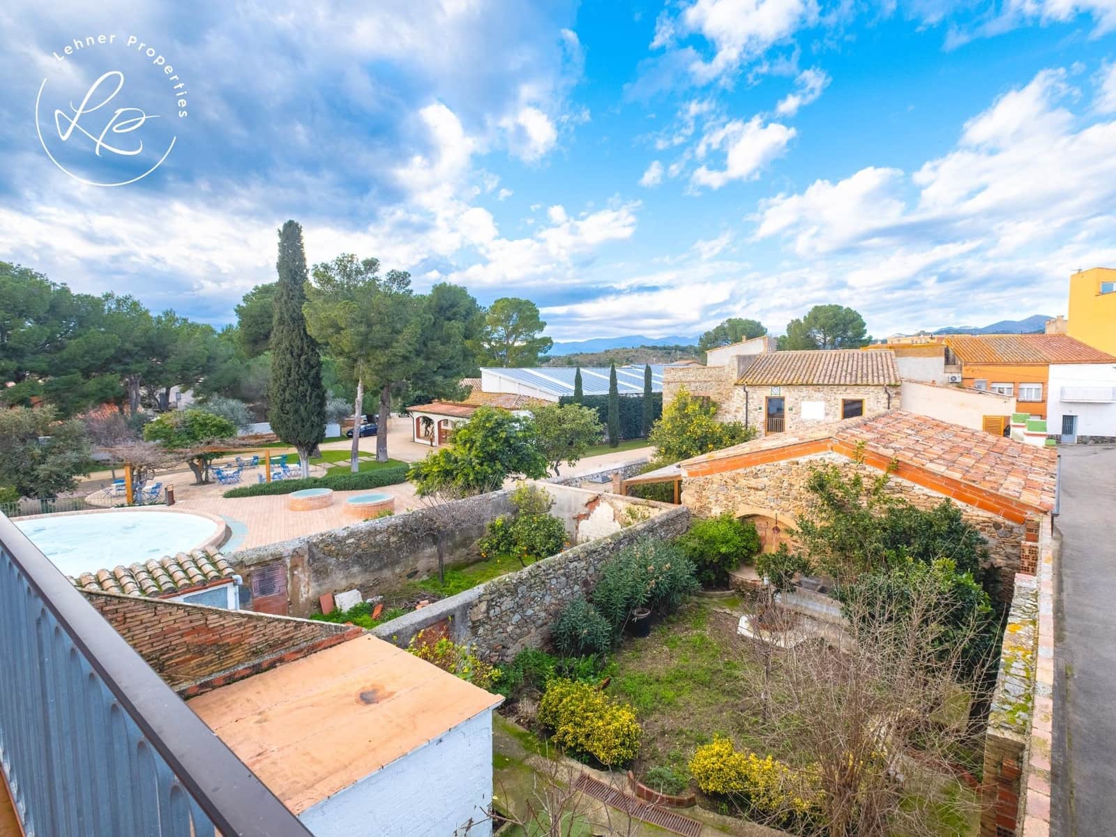 4 bedroom Villa for sale in Vilajuiga with garage - € 320,000 (Ref: 9604943)