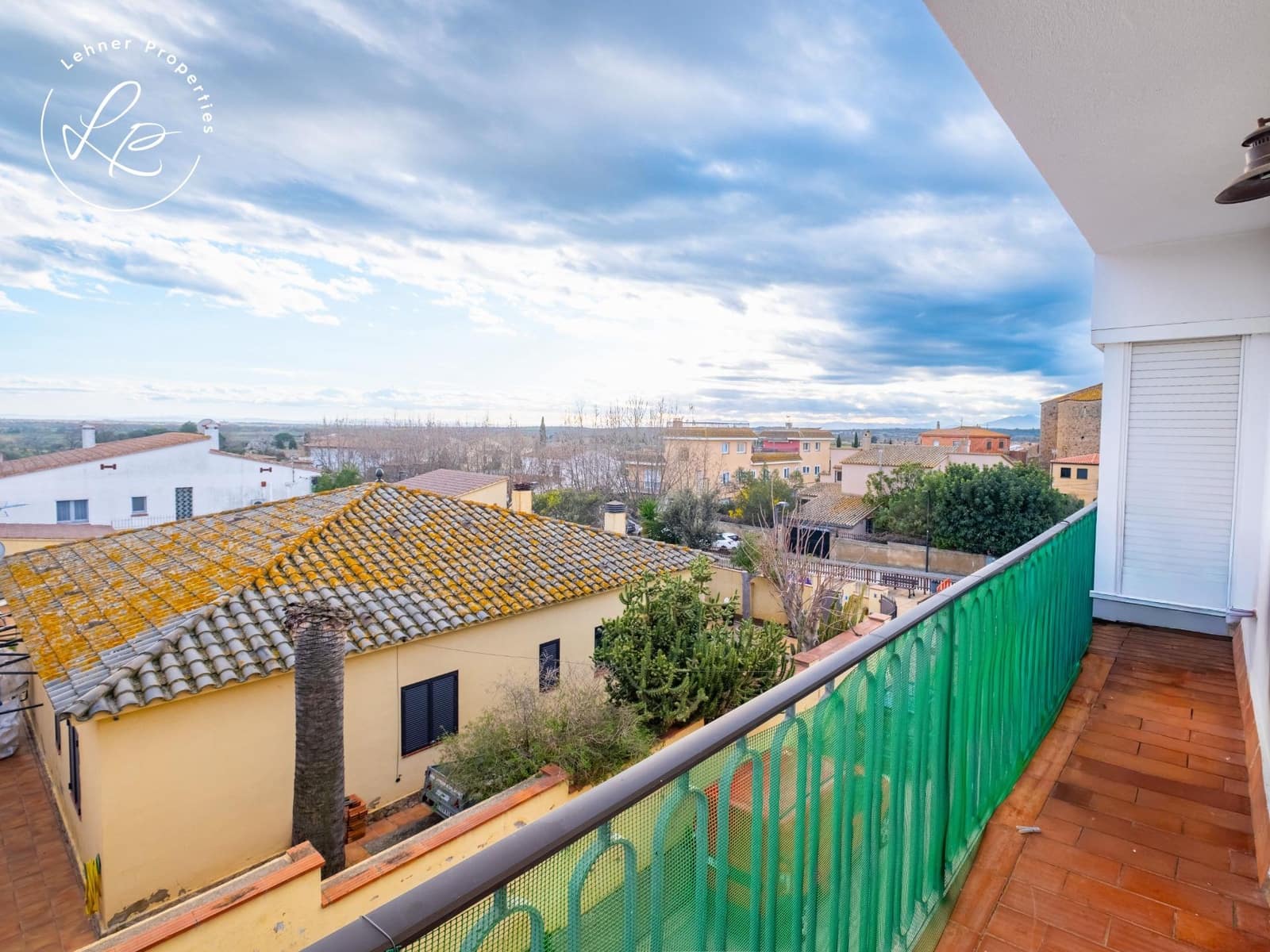 4 bedroom Villa for sale in Vilajuiga with garage - € 320,000 (Ref: 9604943)