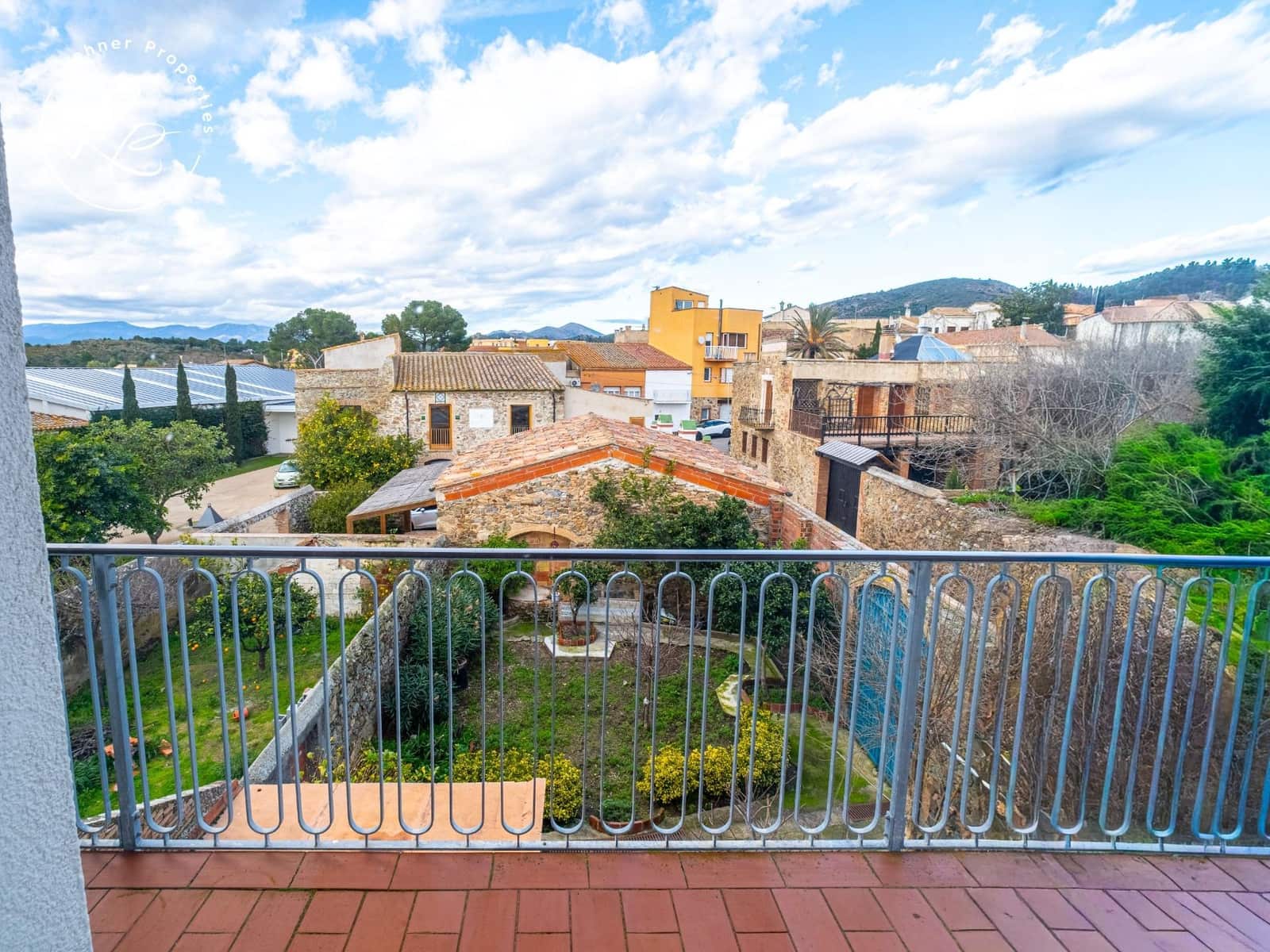 4 bedroom Villa for sale in Vilajuiga with garage - € 320,000 (Ref: 9604943)