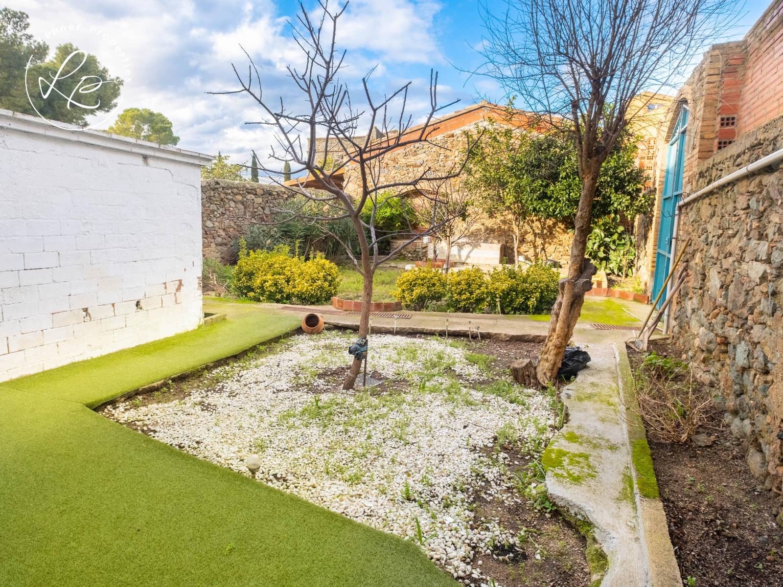 4 bedroom Villa for sale in Vilajuiga with garage - € 320,000 (Ref: 9604943)