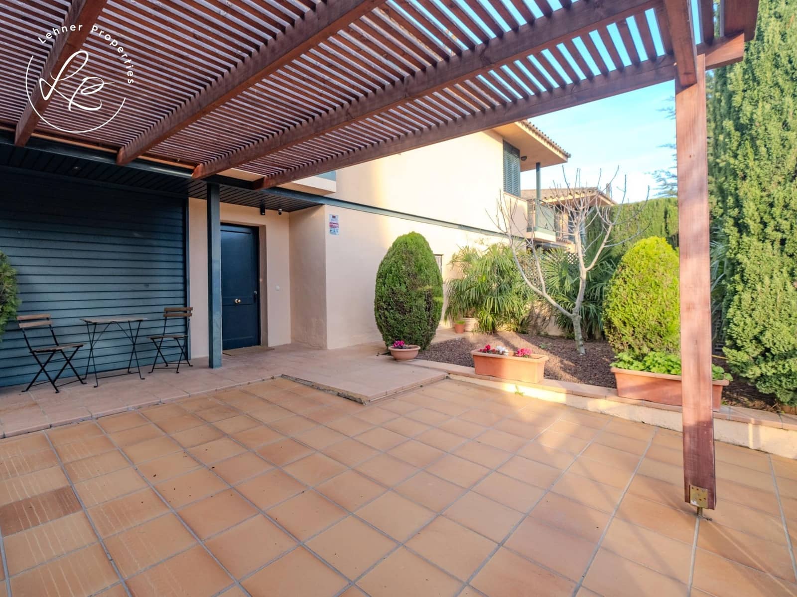 3 bedroom Terraced Villa for sale in Navata with pool - € 475,000 (Ref: 9698809)