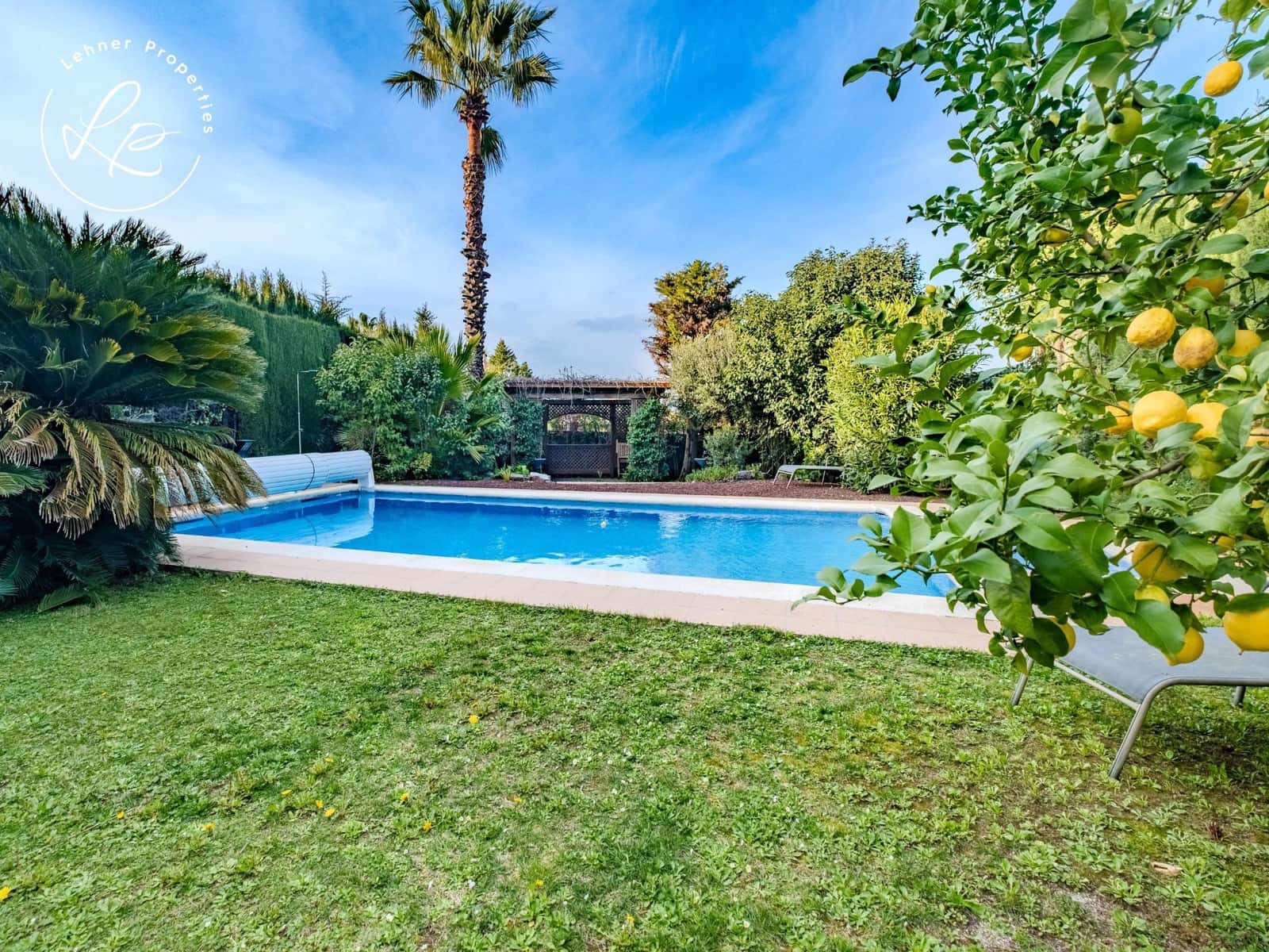 3 bedroom Terraced Villa for sale in Navata with pool - € 475,000 (Ref: 9698809)