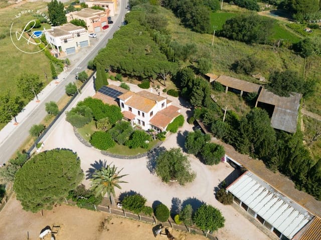 3 sovrum Finca/Hus på landet till salu i Pedret i Marzà med pool garage - 1 980 000 € (Ref: 9899164)