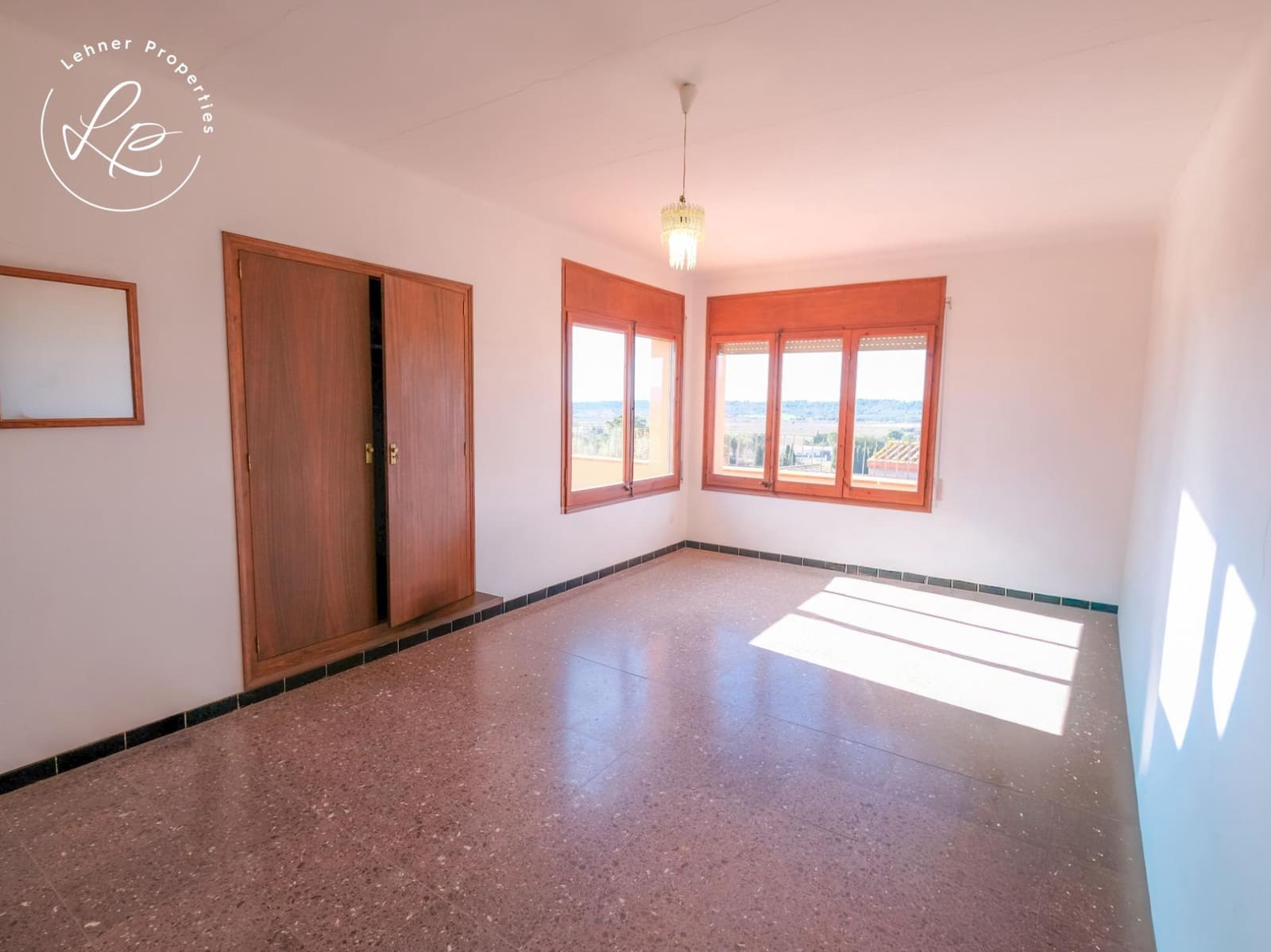 13 soverom Hotell til salgs i Garriguella - € 600 000 (Ref: 9903911)