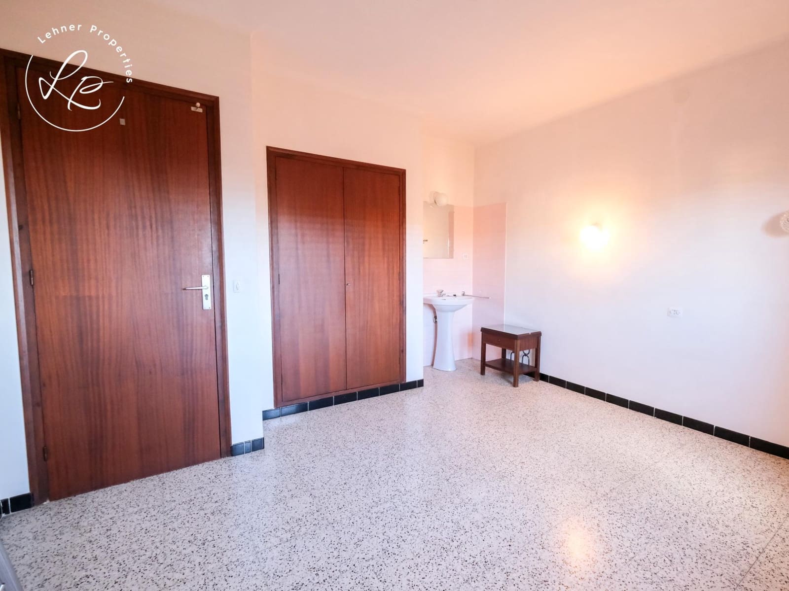 13 soverom Hotell til salgs i Garriguella - € 600 000 (Ref: 9903911)