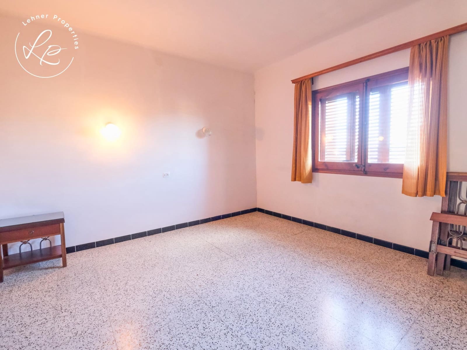 13 soverom Hotell til salgs i Garriguella - € 600 000 (Ref: 9903911)