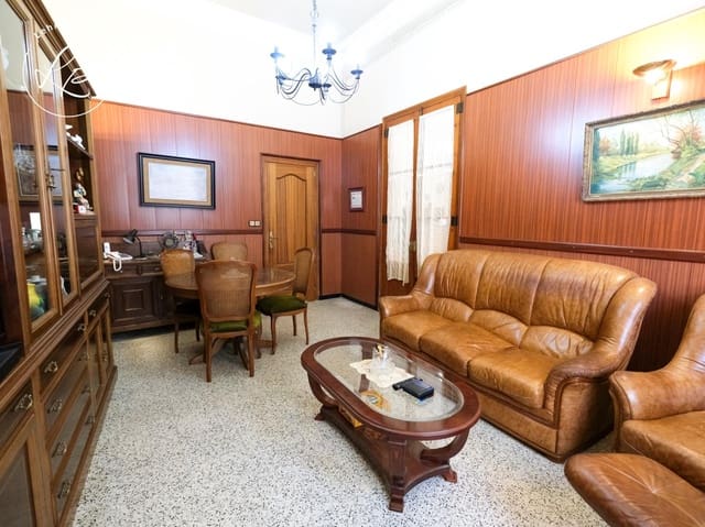 13 soveværelse Hotel til salg i Garriguella - € 600.000 (Ref: 9903911)