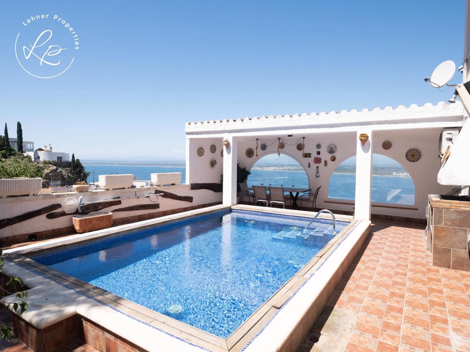 3 soveværelse Villa til salg i Roses med swimmingpool garage - € 775.000 (Ref: 9903912)