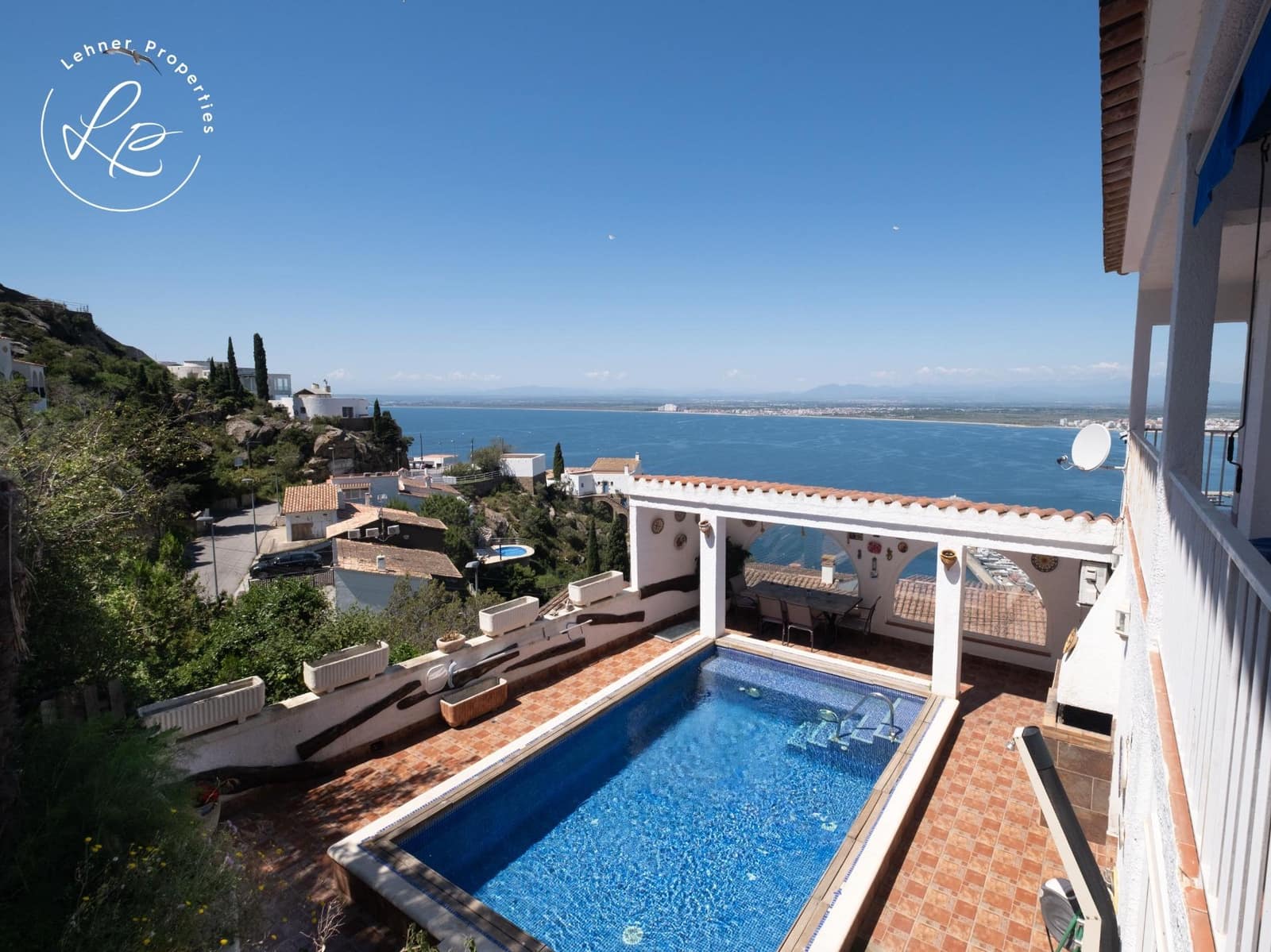 3 soveværelse Villa til salg i Roses med swimmingpool garage - € 775.000 (Ref: 9903912)