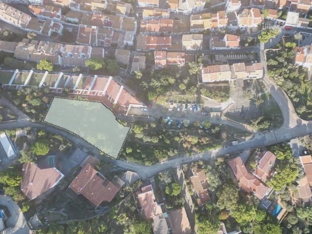 Building Plot for sale in Cadaqués - € 1,800,000 (Ref: 9950107)