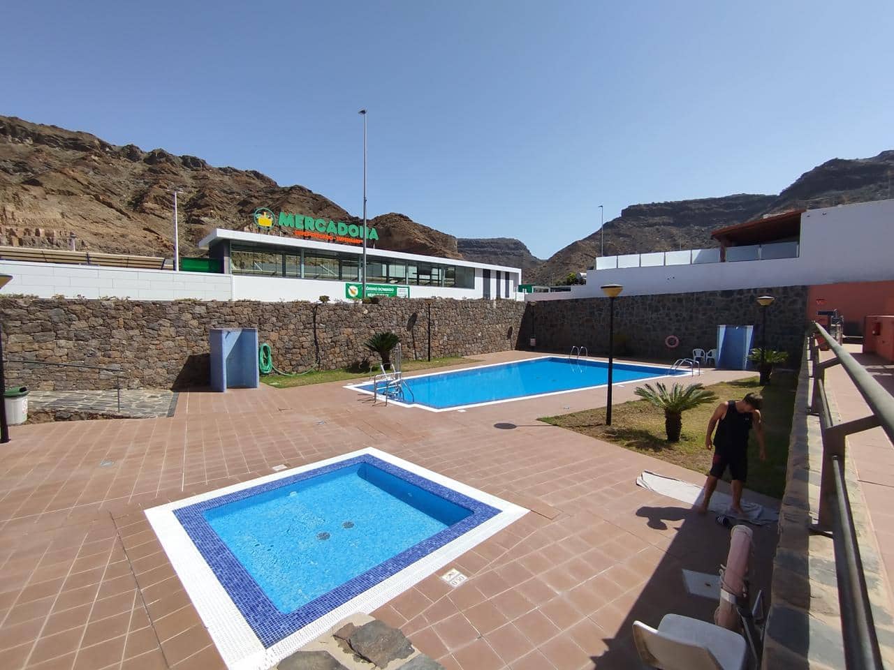 2 slaapkamer Flat te huur in Puerto Rico met zwembad - € 1.500 (Ref: 10001276)