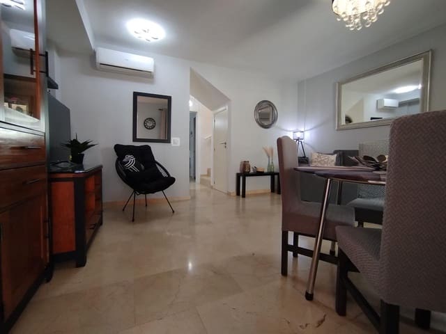 2 slaapkamer Flat te huur in Puerto Rico, Mogán - € 1.500 (Ref: 10001276)