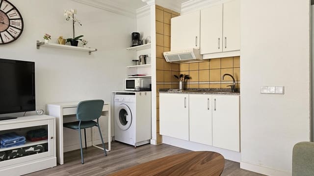 1 sypialnia Mieszkanie na sprzedaż w Playa del Inglés, San Bartolomé de Tirajana z basenem garażem - 185 000 € (Ref: 10007743)