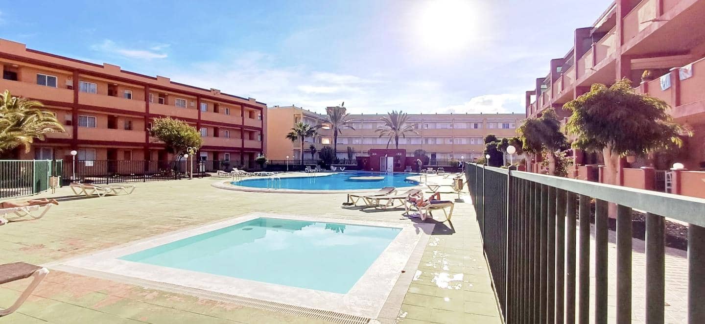 2 sovrum Lägenhet att hyra i La Oliva med pool garage - 1 200 € (Ref: 10009722)