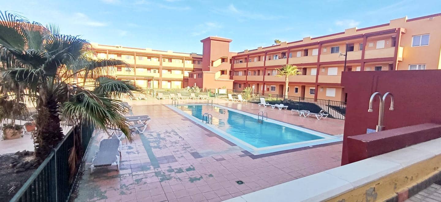 2 sovrum Lägenhet att hyra i La Oliva med pool garage - 1 200 € (Ref: 10009722)