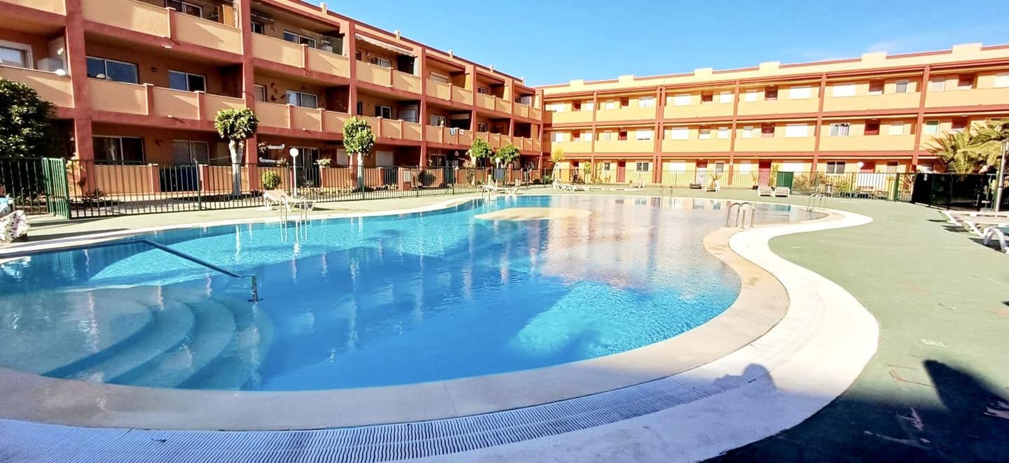 2 sovrum Lägenhet att hyra i La Oliva med pool garage - 1 200 € (Ref: 10009722)