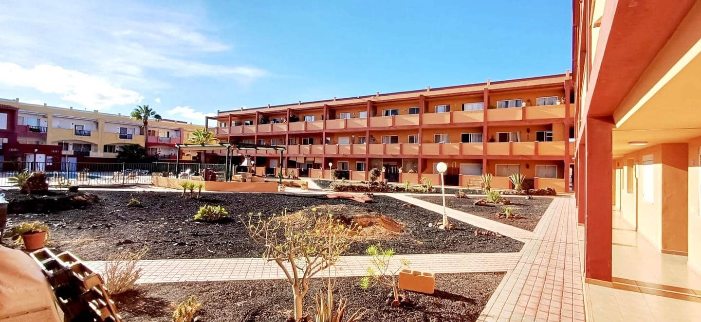 2 sovrum Lägenhet att hyra i La Oliva med pool garage - 1 200 € (Ref: 10009722)