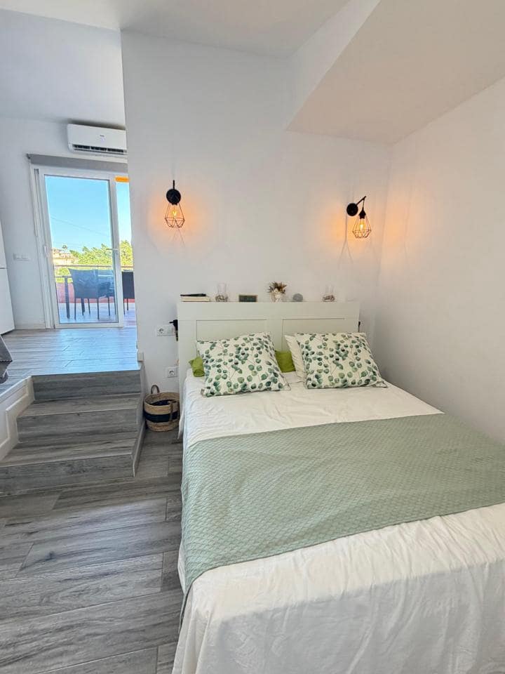 Leilighet til leie i San Agustin med svømmebasseng - € 900 (Ref: 10016657)
