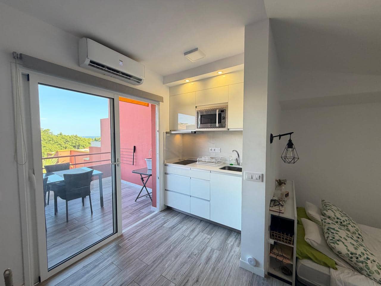 Leilighet til leie i San Agustin med svømmebasseng - € 900 (Ref: 10016657)