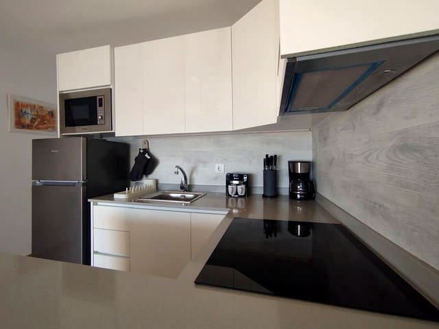 1 makuuhuone Asunto vuokrattavana paikassa Playa del Inglés, San Bartolomé de Tirajana mukana uima-altaan - 1 400 € (Ref: 10031250)