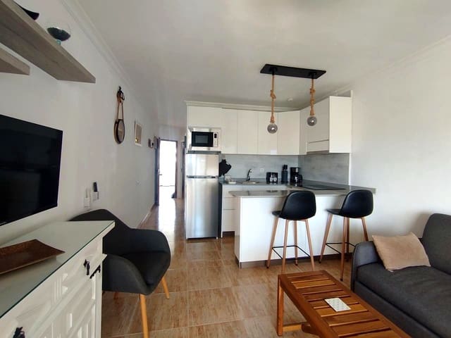 1 makuuhuone Asunto vuokrattavana paikassa Playa del Inglés, San Bartolomé de Tirajana mukana uima-altaan - 1 400 € (Ref: 10031250)