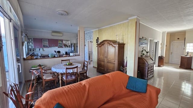 4 bedroom Villa for rent in San Fernando, Moya - € 2,600 (Ref: 10039008)