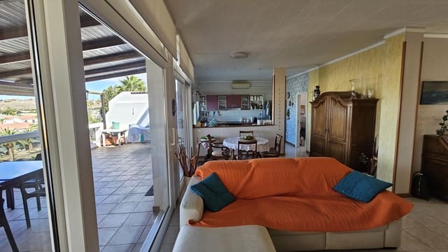 4 bedroom Villa for rent in San Fernando, Moya - € 2,600 (Ref: 10039008)