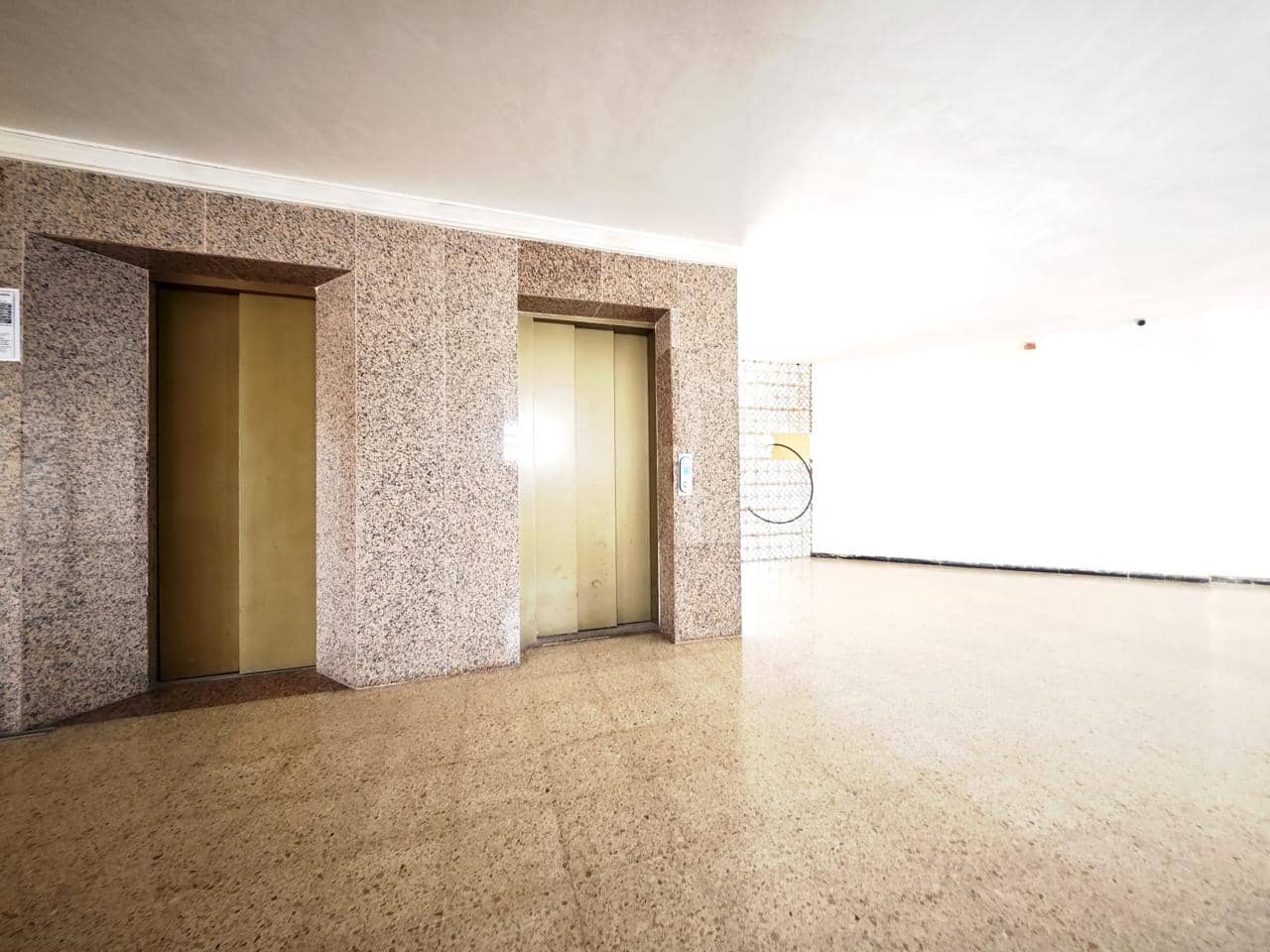 Piso de 1 habitación en Playa del Inglés en venta con piscina garaje - 225.000 € (Ref: 10042208)