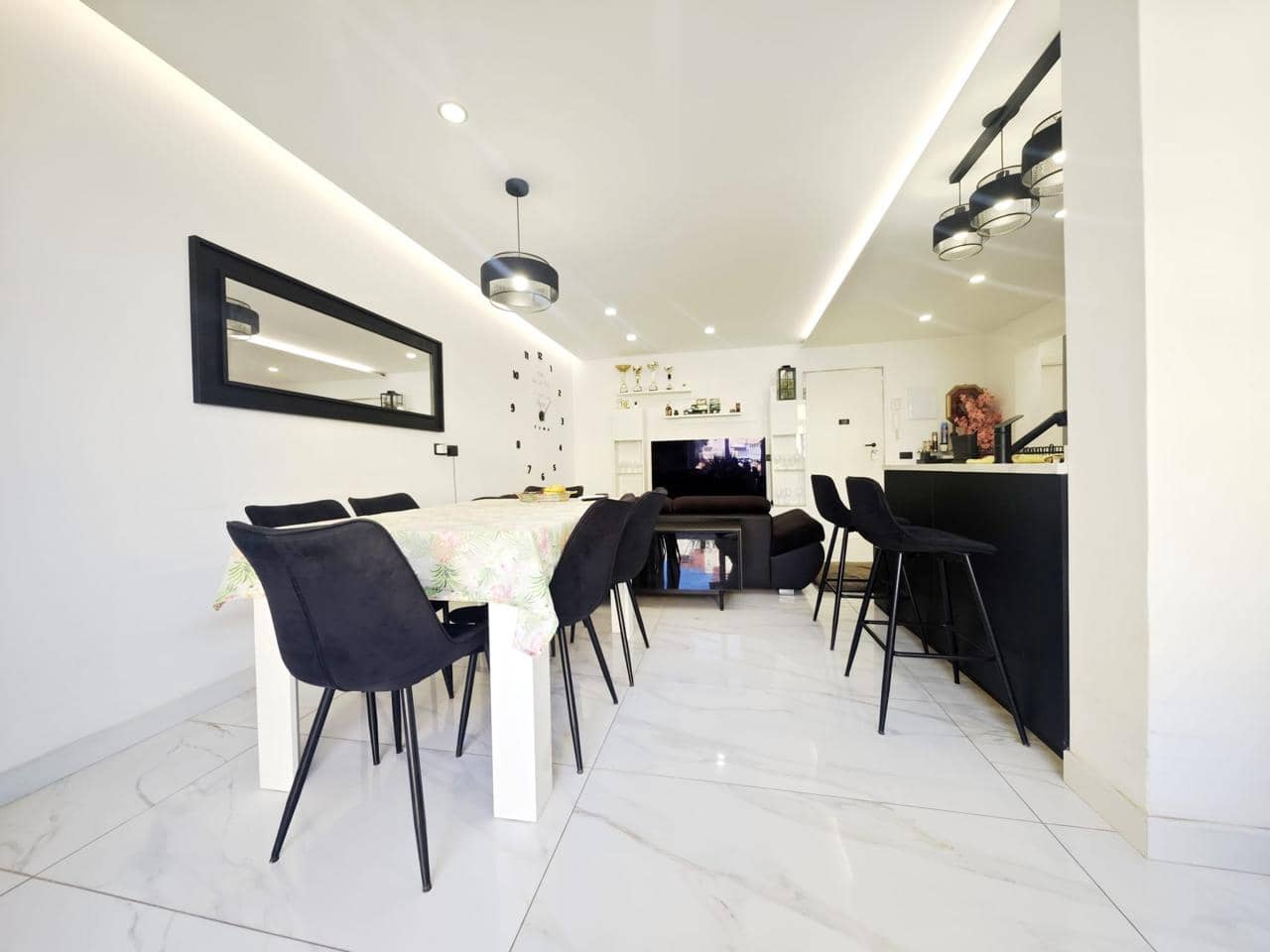 2 bedroom Flat for sale in San Fernando - € 265,000 (Ref: 10048052)