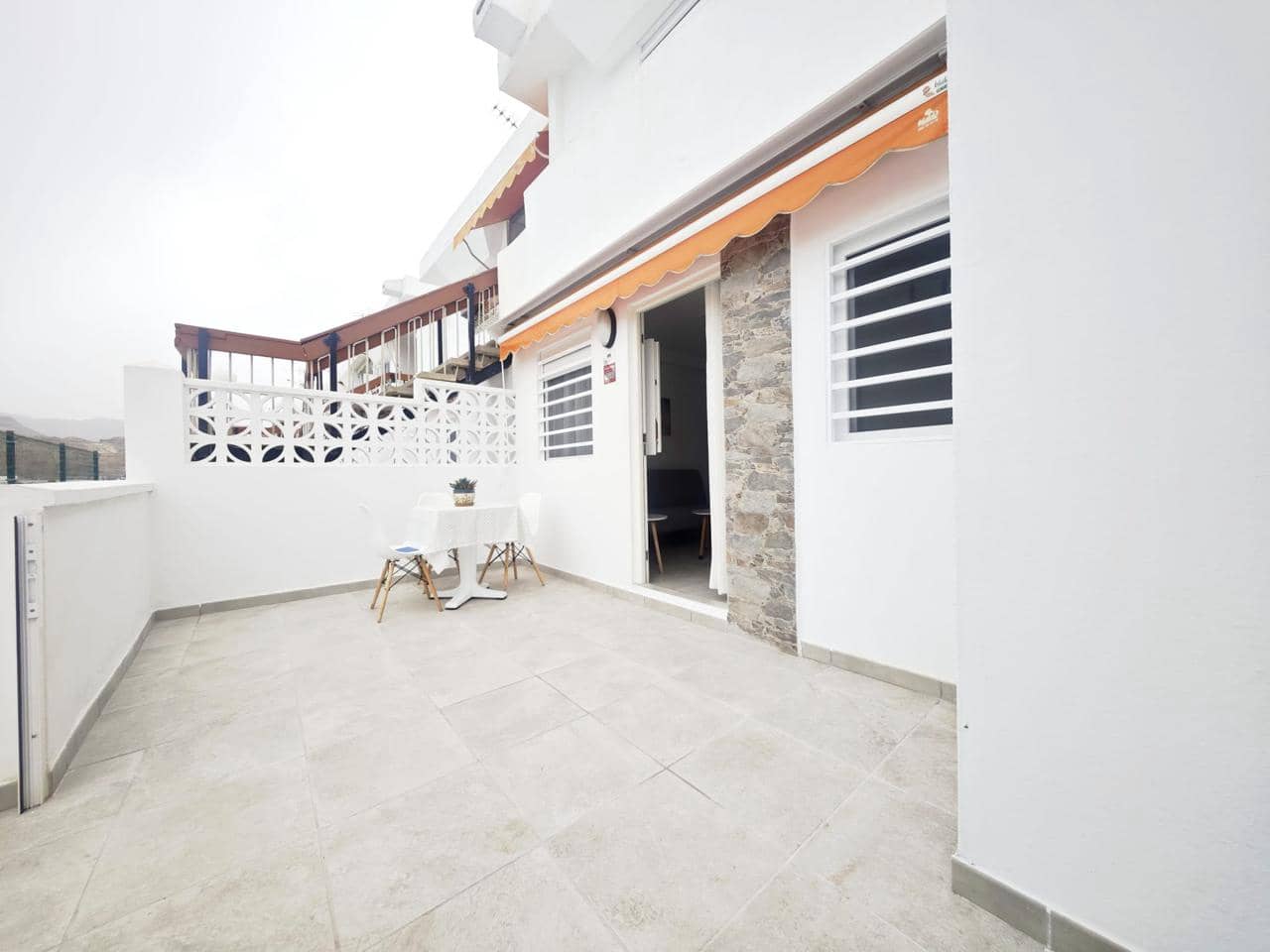 1 quarto Apartamento para arrendar em Puerto Rico com piscina - 1 100 € (Ref: 10054487)