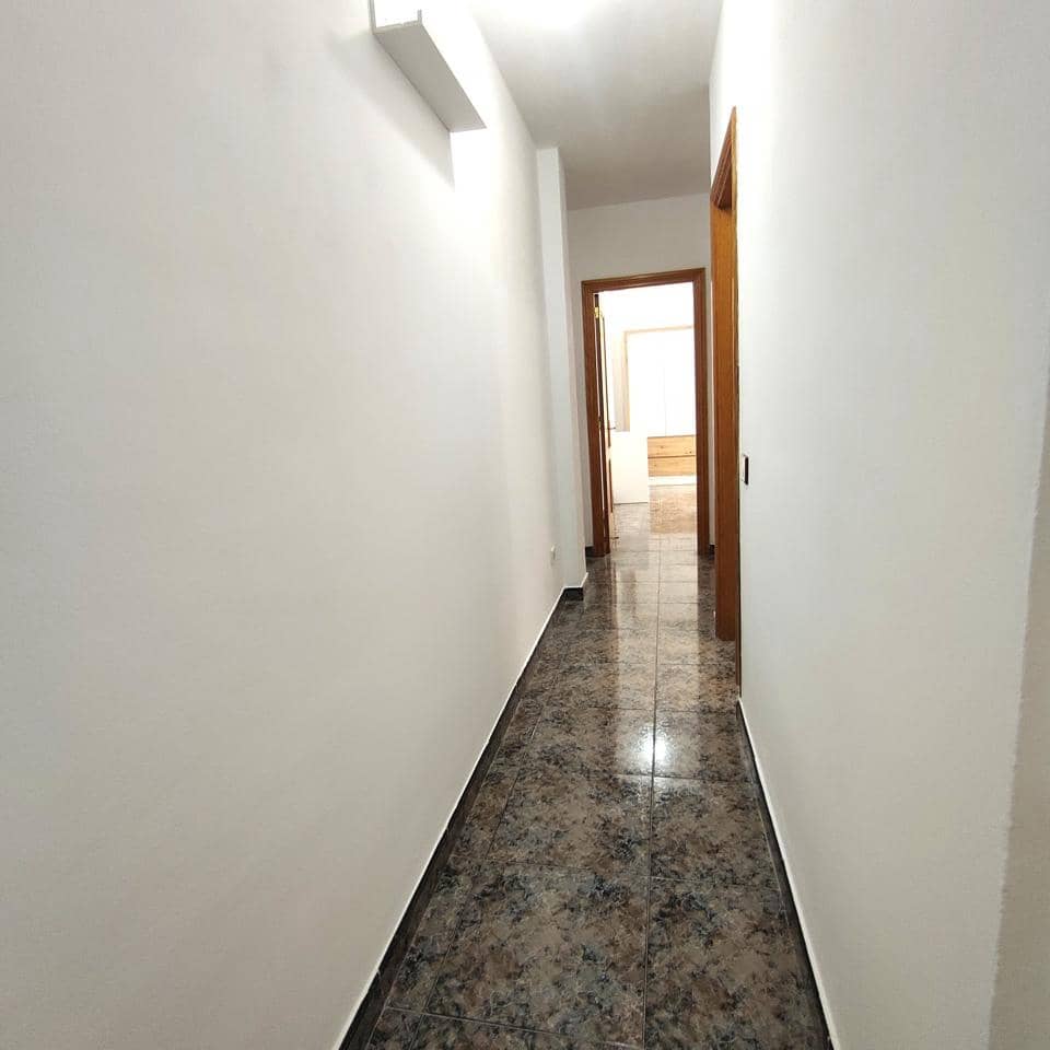 3 bedroom Flat for rent in Telde - € 950 (Ref: 10061039)