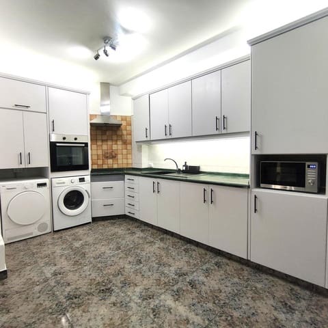 3 quarto Apartamento para arrendar em Telde - 950 € (Ref: 10061039)