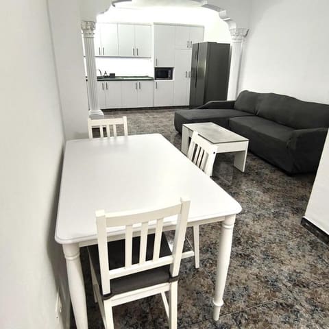 3 quarto Apartamento para arrendar em Telde - 950 € (Ref: 10061039)