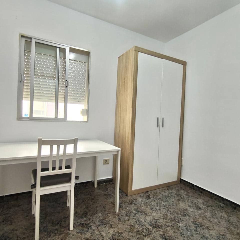 3 bedroom Flat for rent in Telde - € 950 (Ref: 10061039)