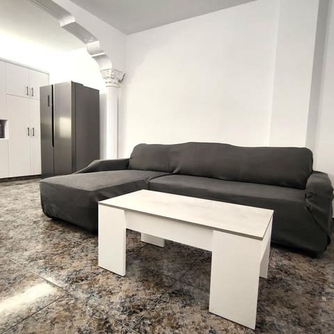 3 quarto Apartamento para arrendar em Telde - 950 € (Ref: 10061039)