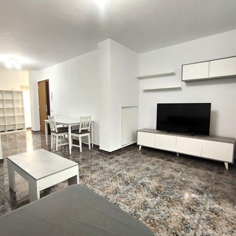 3 quarto Apartamento para arrendar em Telde - 950 € (Ref: 10061039)