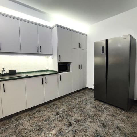 3 quarto Apartamento para arrendar em Telde - 950 € (Ref: 10061039)