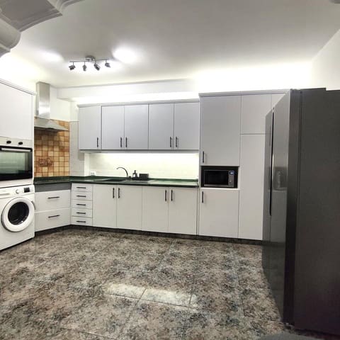 3 quarto Apartamento para arrendar em Telde - 950 € (Ref: 10061039)